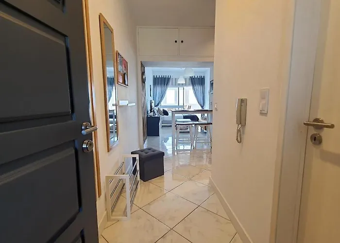 Front Ocean View דירה נאזרה