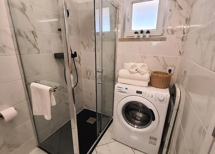 Front Ocean View * נאזרה