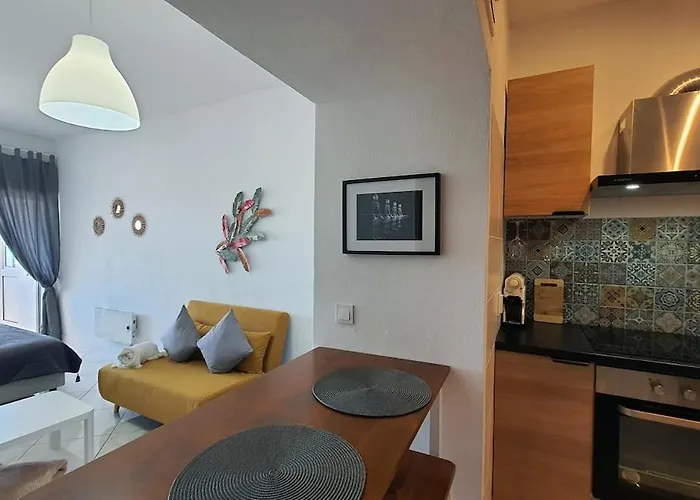 Front Ocean View דירה