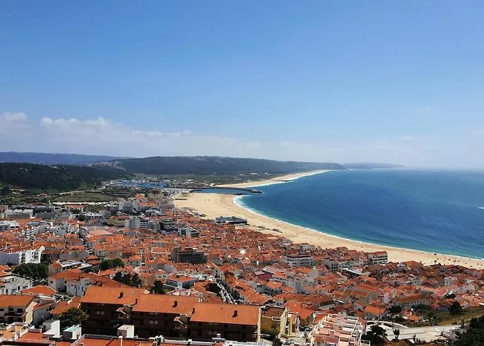 Front Ocean View נאזרה