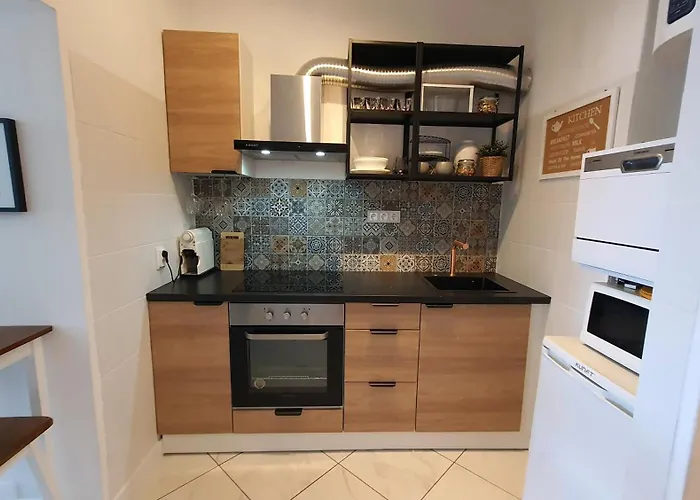 דירה Front Ocean View נאזרה