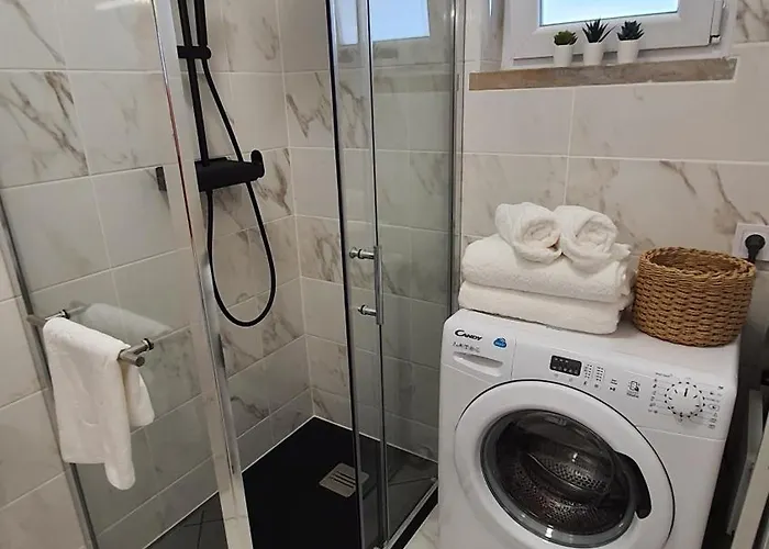 Front Ocean View * נאזרה